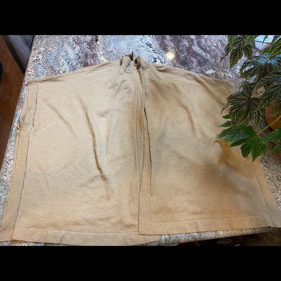 Banana Republic Size M/L Tan Sweater Poncho Cape - Picture 10 of 13